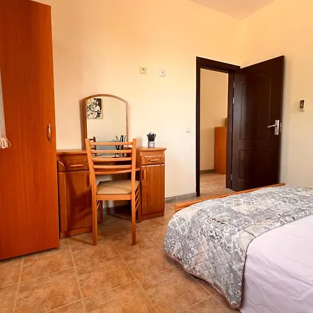 Lägenhet Velika Garden 1 Bedroom Apartment, *