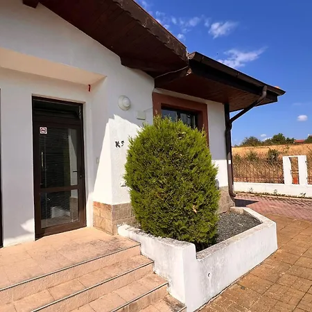 Velika Garden 1 Bedroom Apartment, Lozenets
