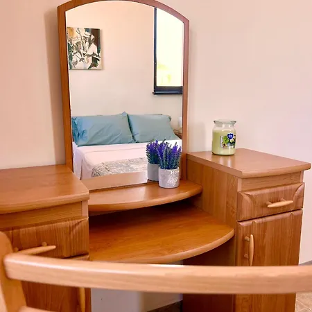 Velika Garden 1 Bedroom Apartment, Lozenets