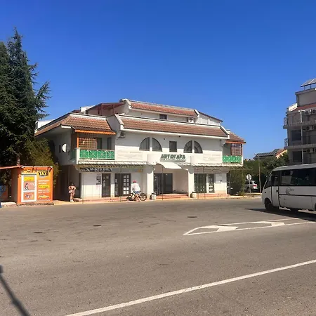 Velika Garden 1 Bedroom Apartment, Lozenets